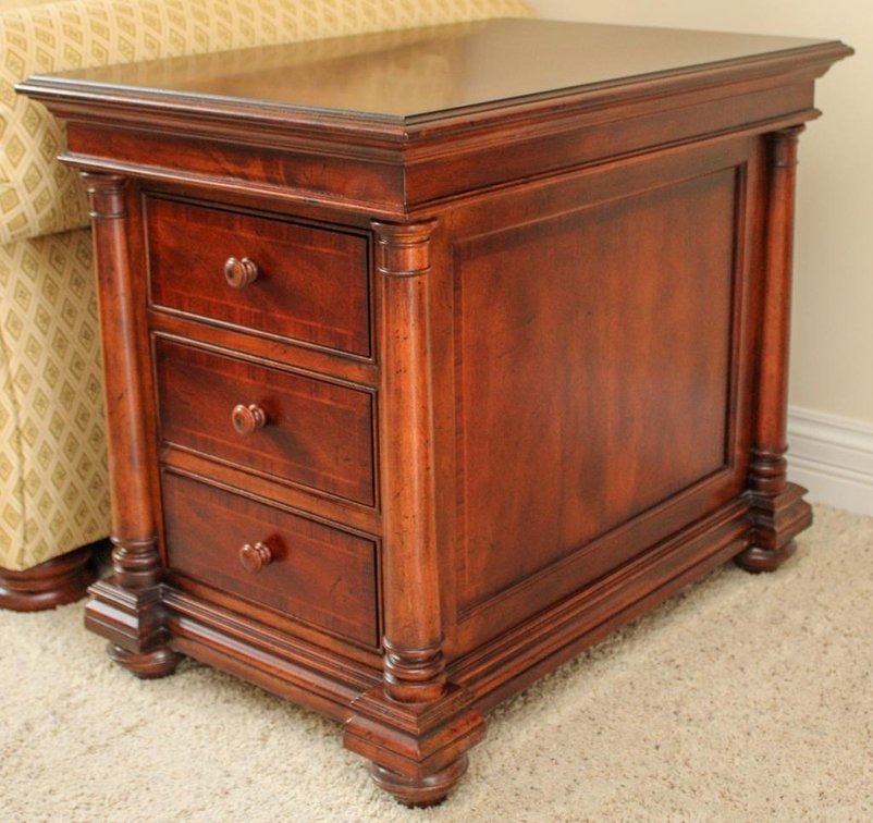 Thomasville Cherry Lamp Table