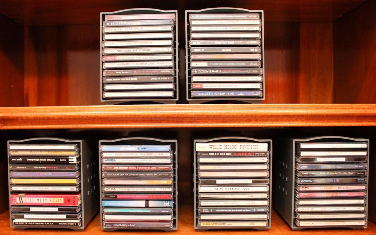 Lot of CDs and CD-ROM Games