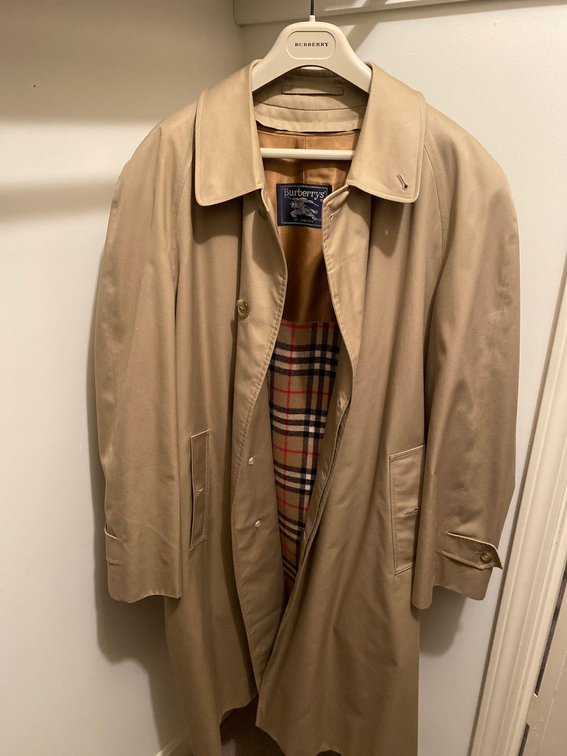 Authentic Men's Burberrys' of London Trenchcoat with Detachable Lining