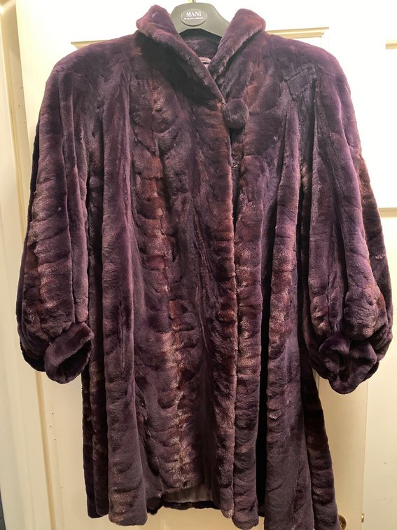 Beautiful Deep Purple Vintage I. Magnin Geniune Fur Swing Coat