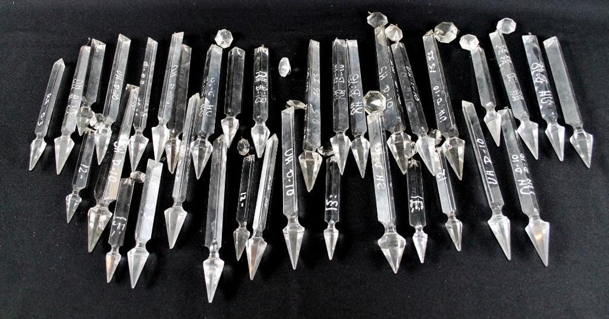 Spear Tip Glass Chandelier or Lamp Prisms