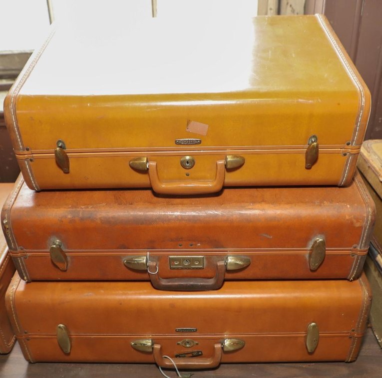 Graduated Sizes of Samsonite Luggage