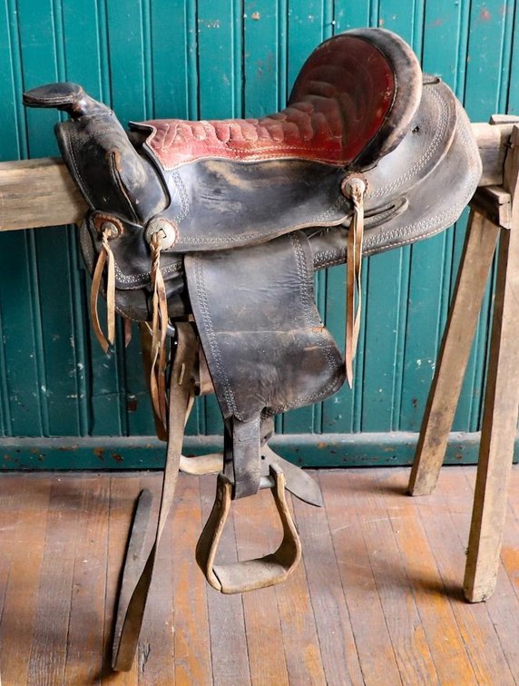 Leather Western Saddle