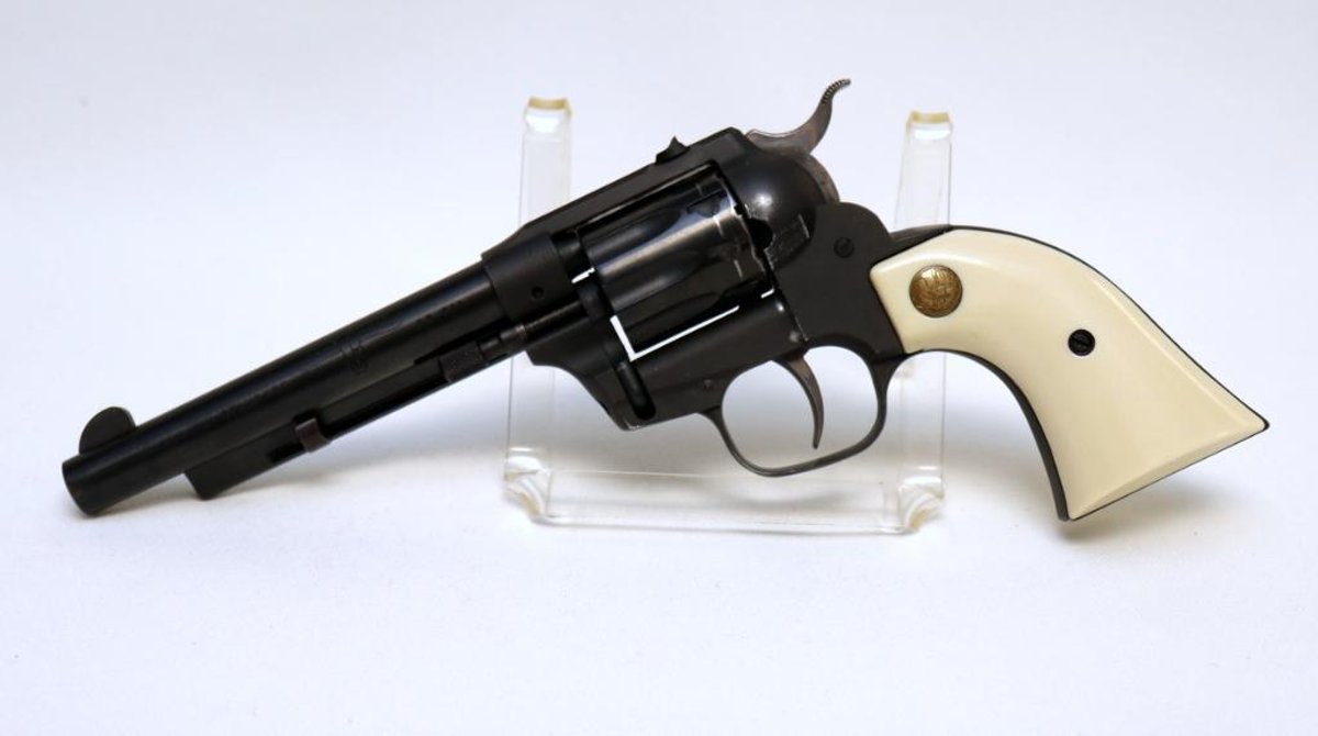 Hi-Standard Double-Nine .22 cal pistol, model W-100