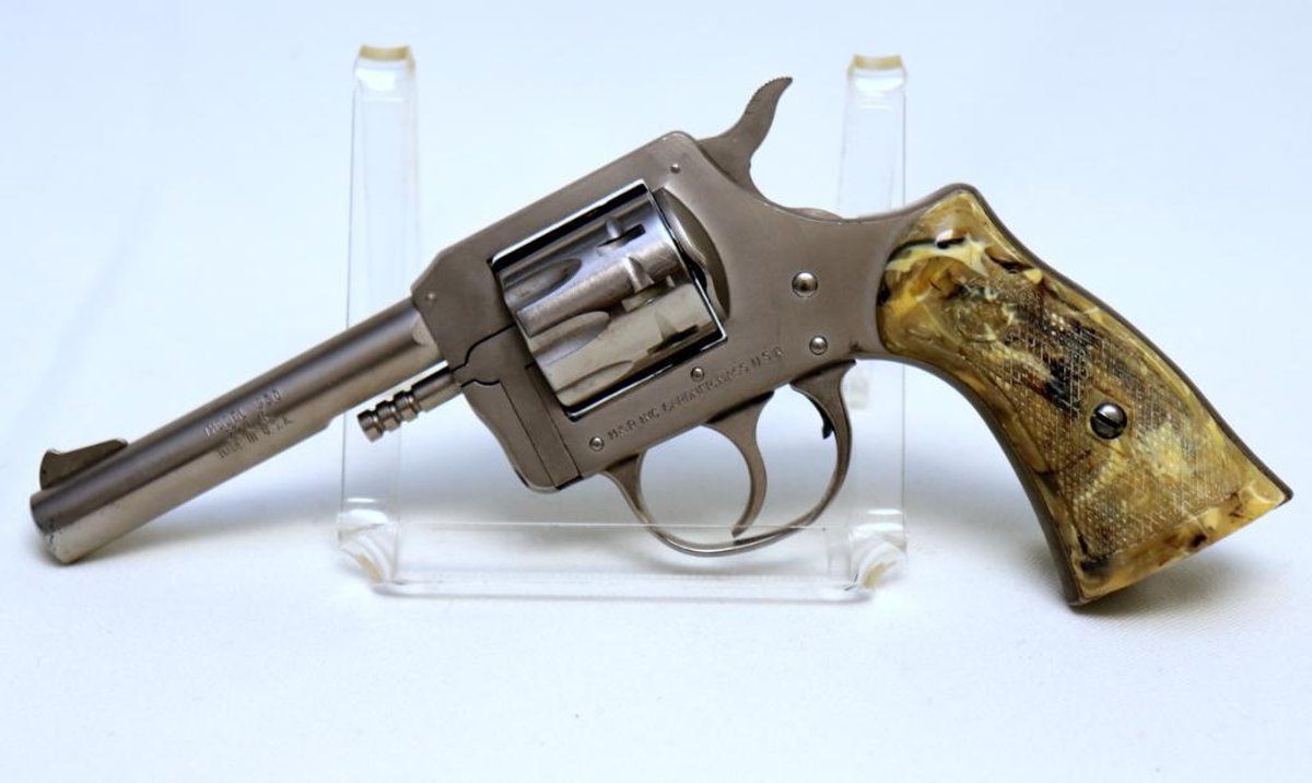 H&R (Harrington & Richardson) .22 cal model 930 "Sidekick"