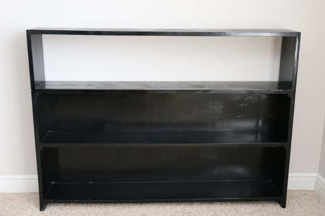 Wooden 3-shelf bookshelf