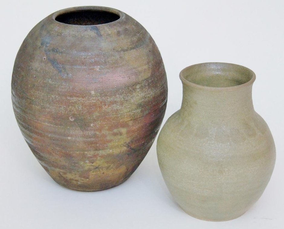 (2) Pottery Vessels