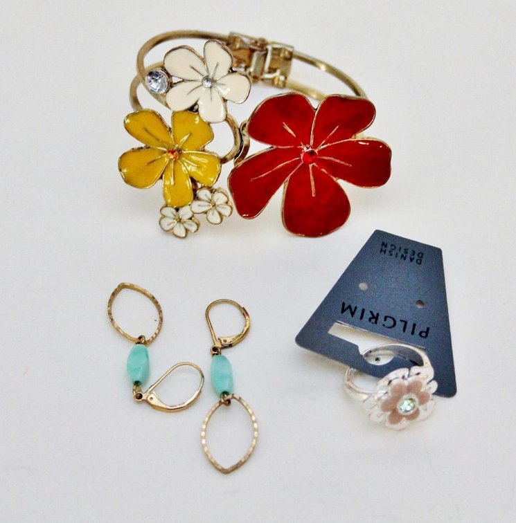 (3) Soho Style Pieces of Jewelry