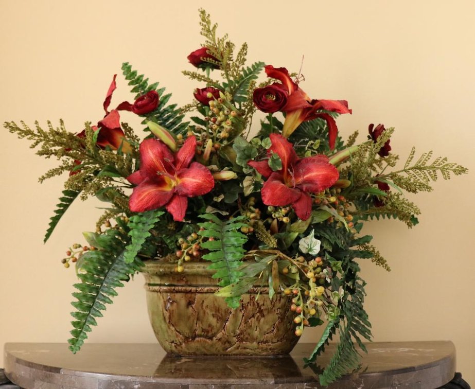 Lilly Arrangement in Ceramic Pot