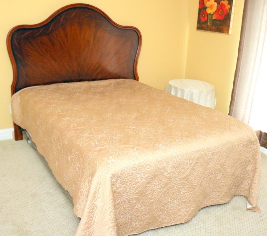Burled Panel Headboard With Mattress
