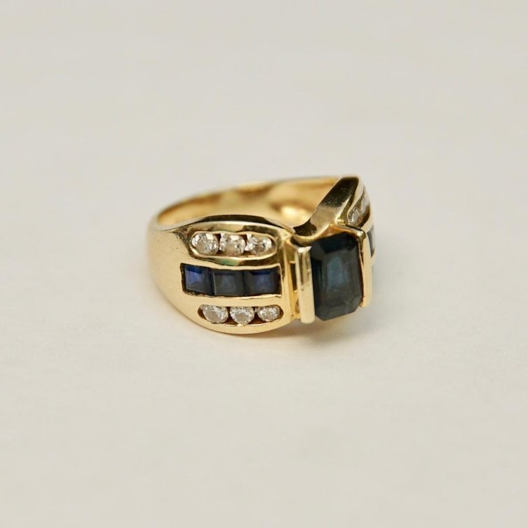 14k Gold Diamond and Sapphire Ring