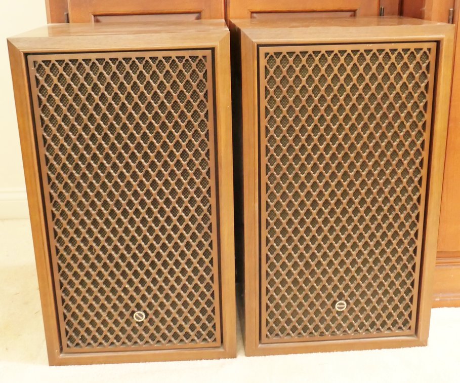 Pair of Vintage Sansui Speakers