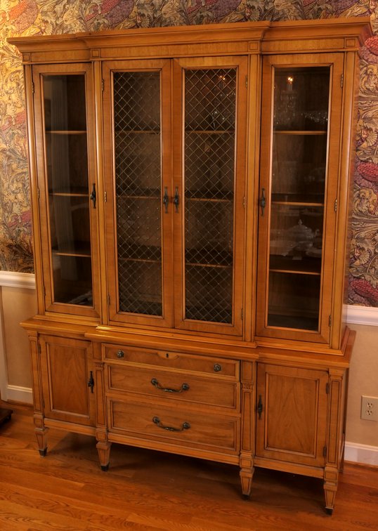 Thomasville Italian Tuscany Style Breakfront