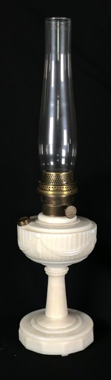 Antique Aladdin Lincoln Drape Oil Lamp