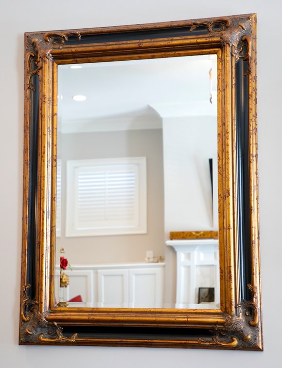 Image for Beautiful Downsizing Auction in Norton Commons