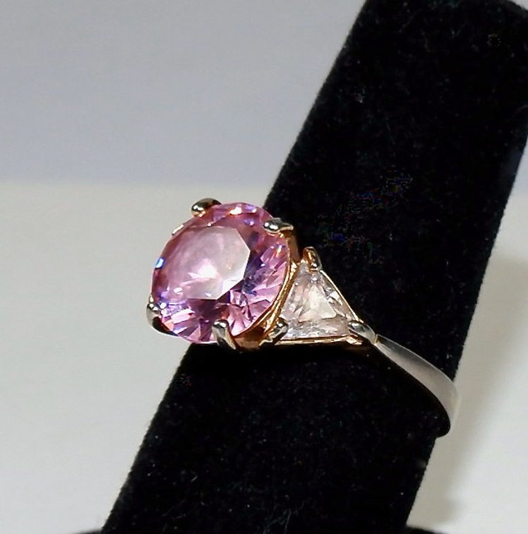 18kt Yellow Gold Gemstone Ring