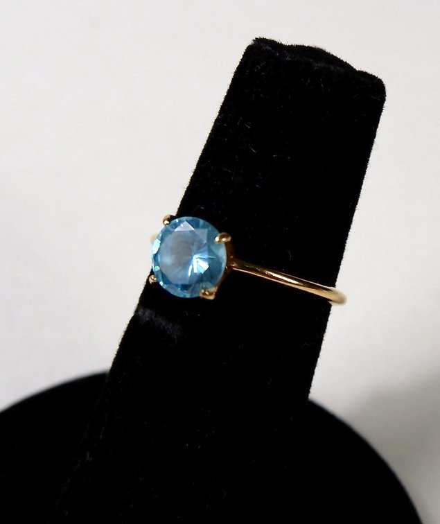 14kt Yellow Gold Solitaire Ring