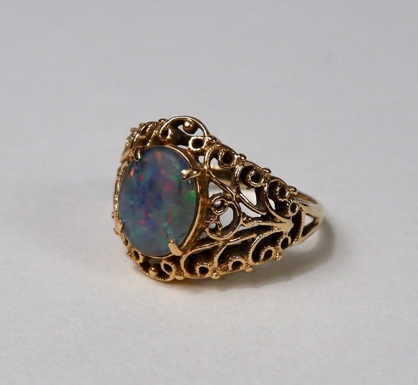 14kt Yellow Gold Opal Filigree Ring