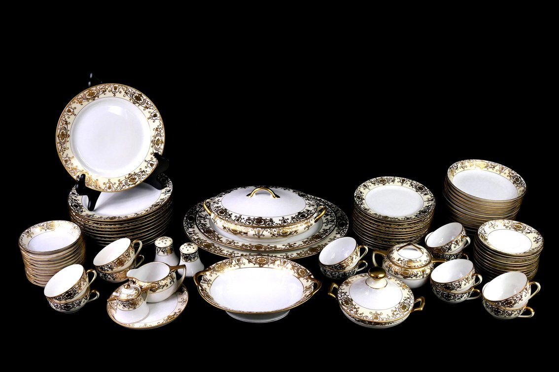 Noritake "Christmas Ball" Set