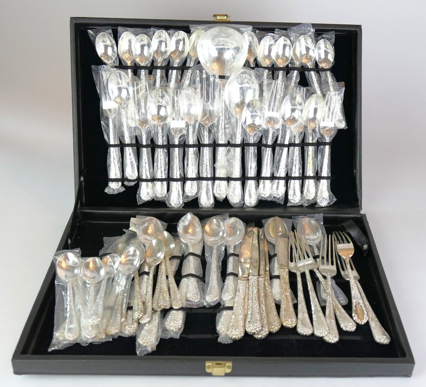 Wm. Rogers and Son Silverplate Flatware Service for Twelve