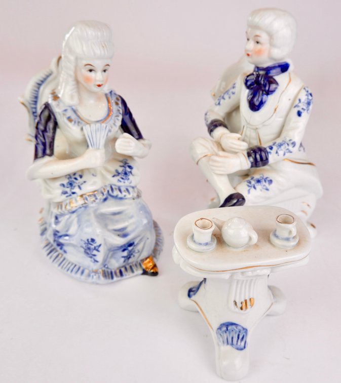 Colonial Style Porcelain Figurines 