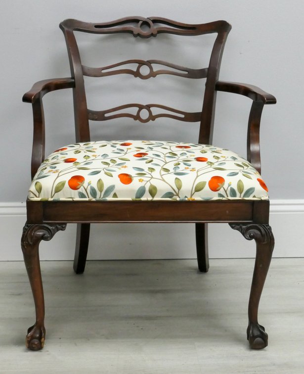 Mahogany Finish Ladderback Accent Chair