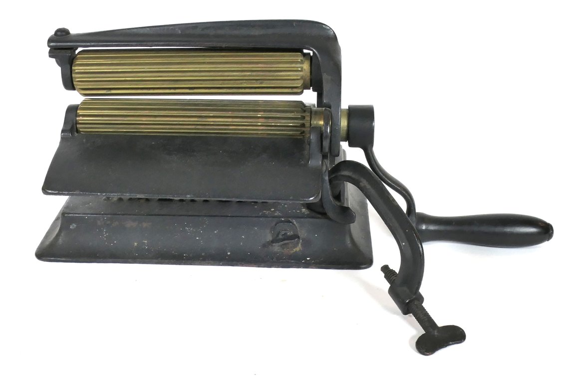 Antique American Fabric Crimper