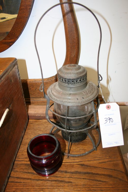 Image for N&W RR Lantern / Red Globe