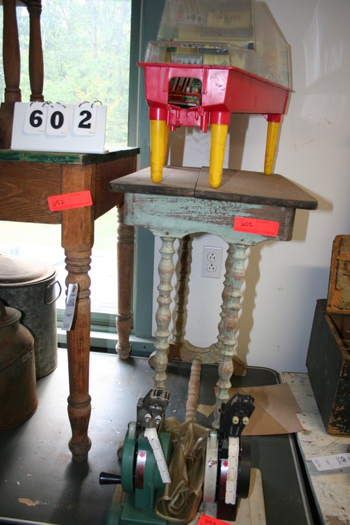 Image for Tables / Vintage Label Machines / Metal Desk