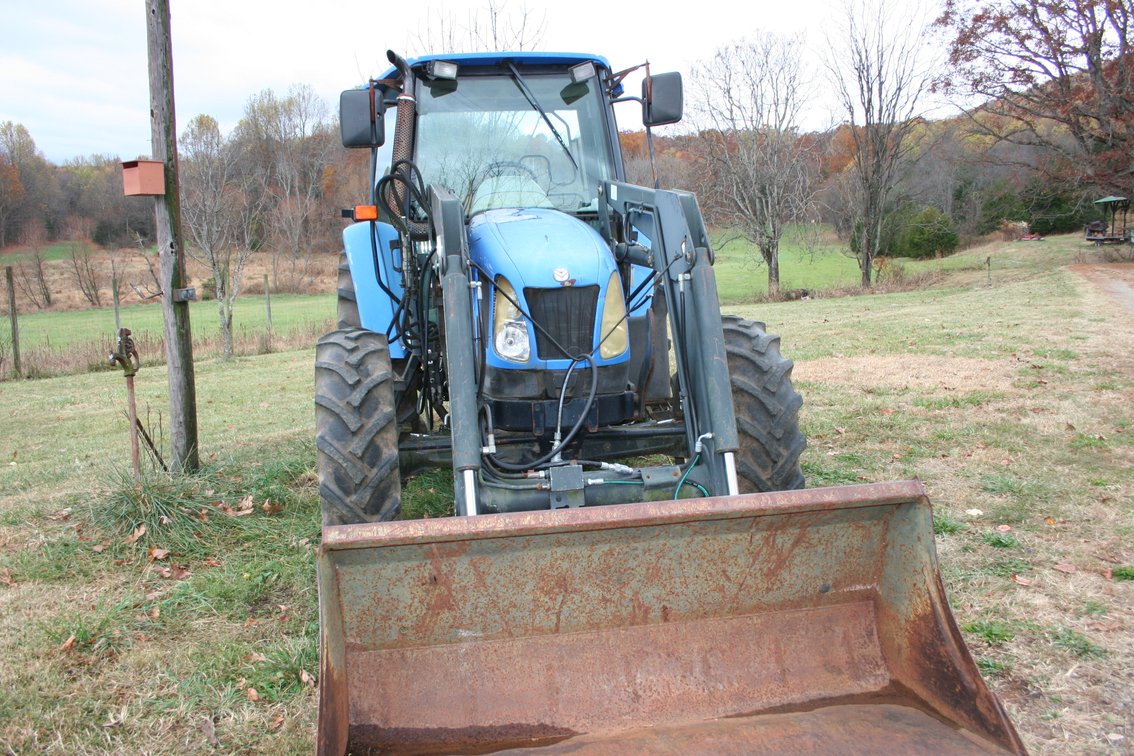Image for New Holland TL 80 A - Enclosed cab with heat & air - 1008 Hours (Hours can not be guaranteed) Sold 