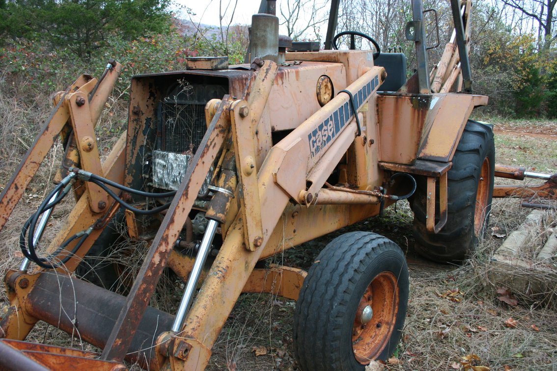 Image for Case Backhoe - When it was parked it was running.  Needs a battery.