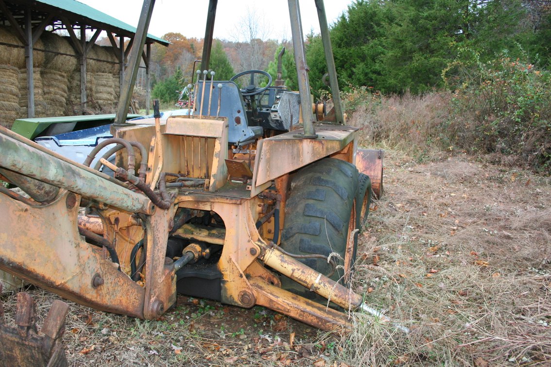 Image for Case Backhoe - When it was parked it was running.  Needs a battery.