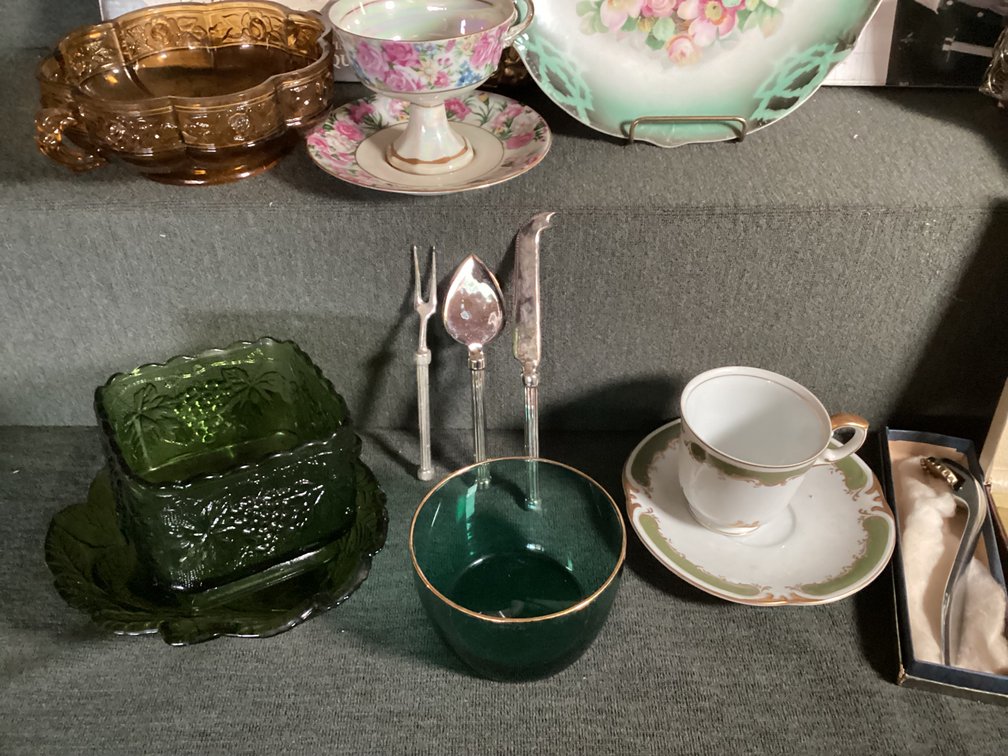 Image for Miscellaneous Decor and Dining Lot