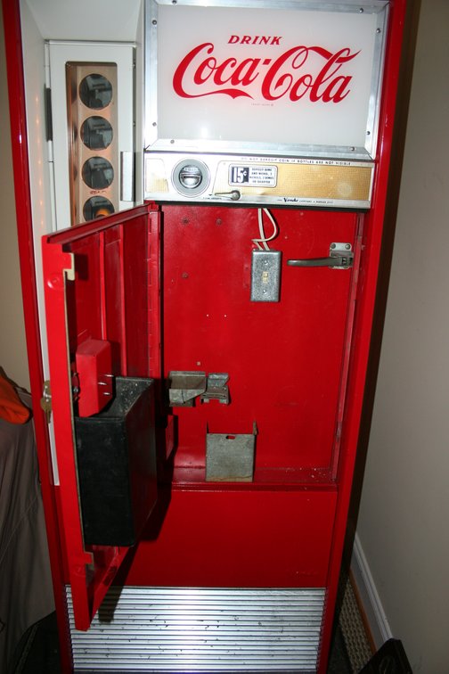 Image for Coca Cola Machine - The Vendo Company Kansas City - Excellent - Model # H90A - Serial # 9052902