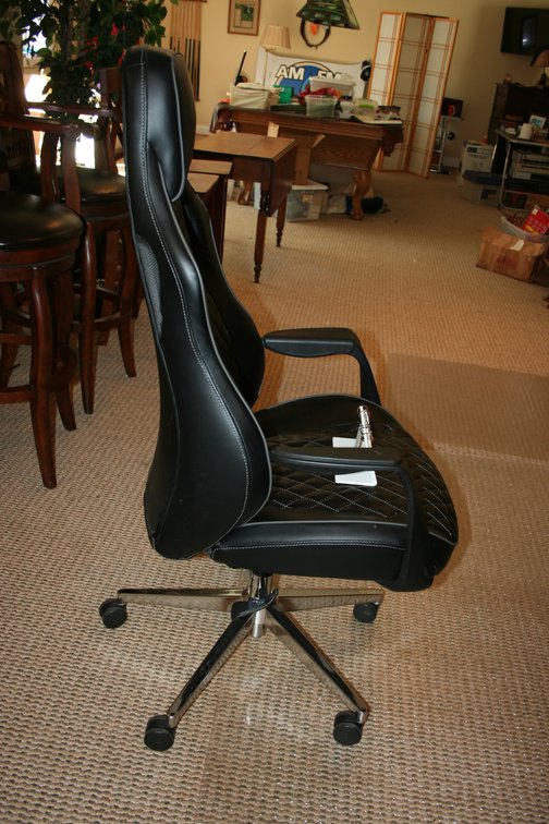 Image for Executive Swivel Office Chair - Adjustable Height - Excellent Condition