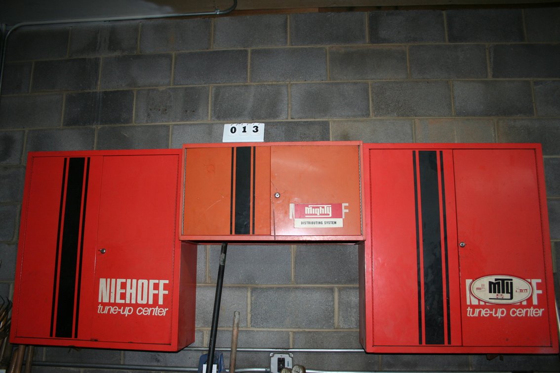 Image for Niehoff Metal Wall Cabinets