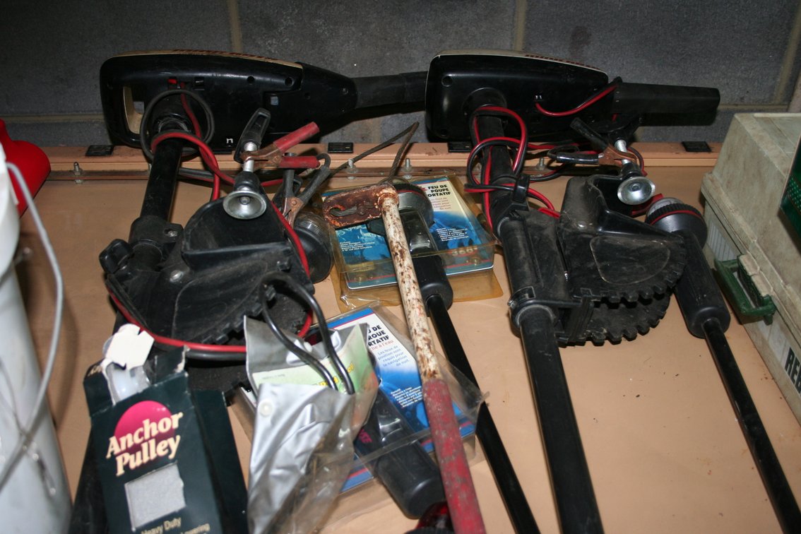 Image for 2 Trolling Motors (Running) Fish Equipment