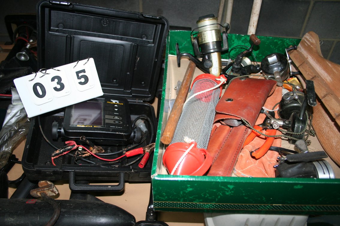 Image for 2 Trolling Motors (Running) Fish Equipment