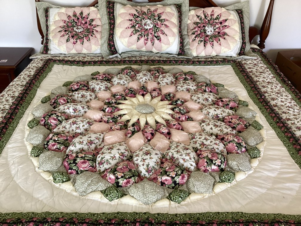 Image for Queen Quilt and Shams