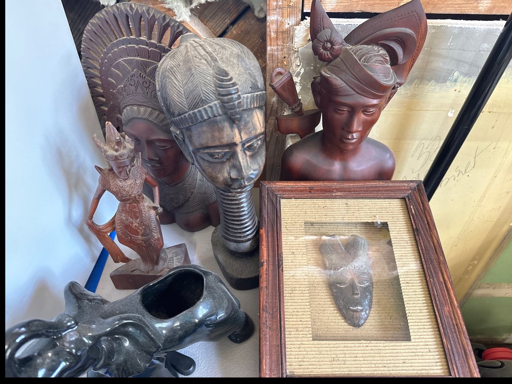 Image for Decorative statues