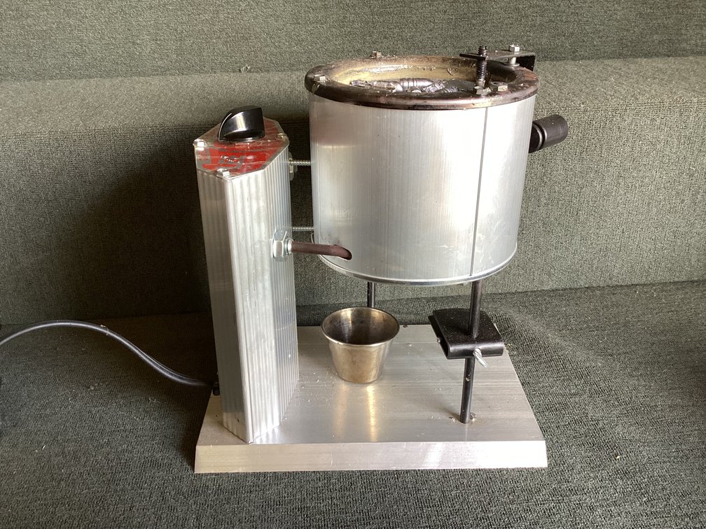 Image for Lee Pro 4-20 Metal Melting Furnace for Reloading