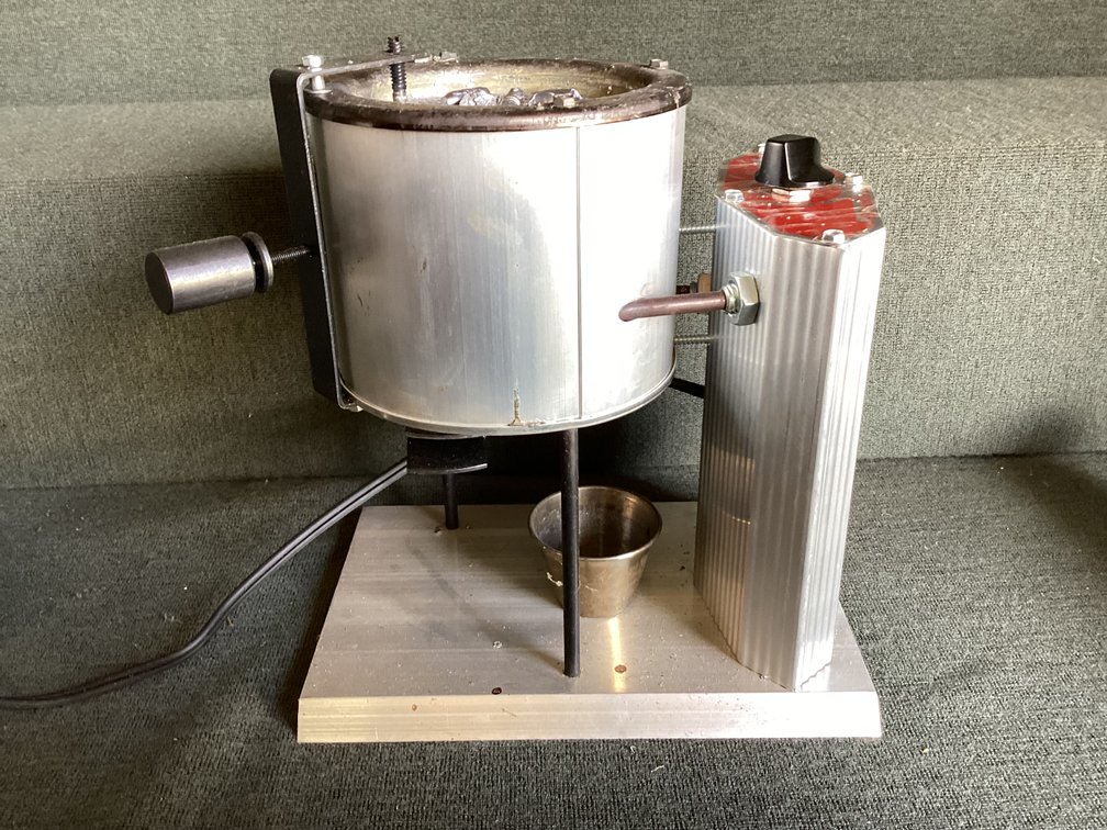 Image for Lee Pro 4-20 Metal Melting Furnace for Reloading