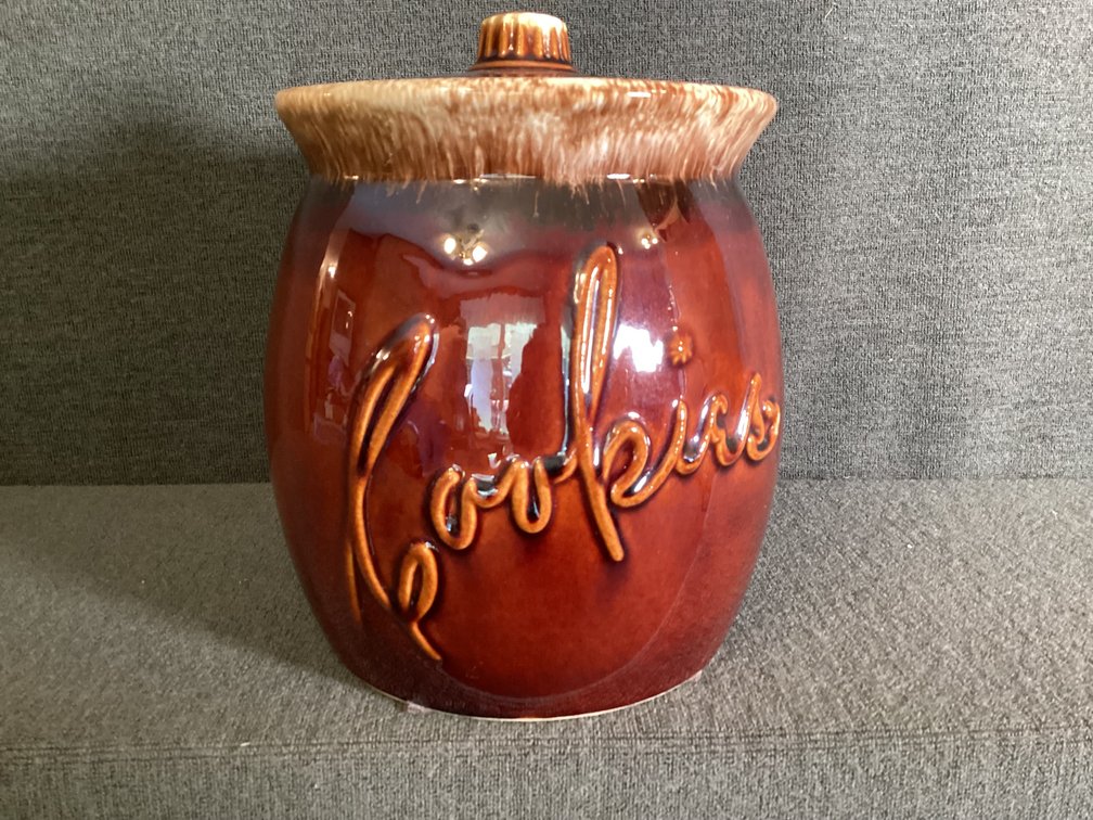 Image for Hull Cookie Jar