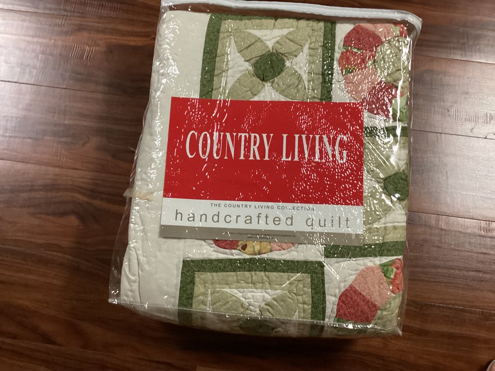 Image for Hand Crafted Quilt  With Shams