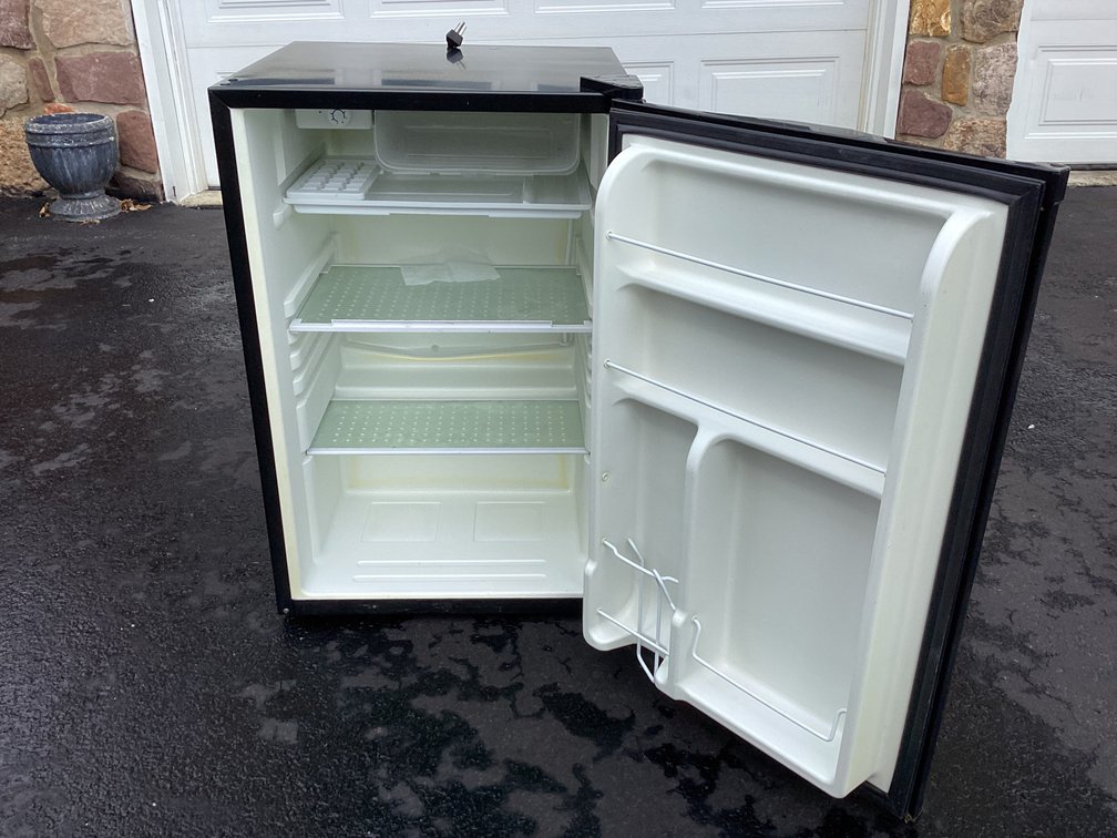 Image for Igloo Small Refrigerator