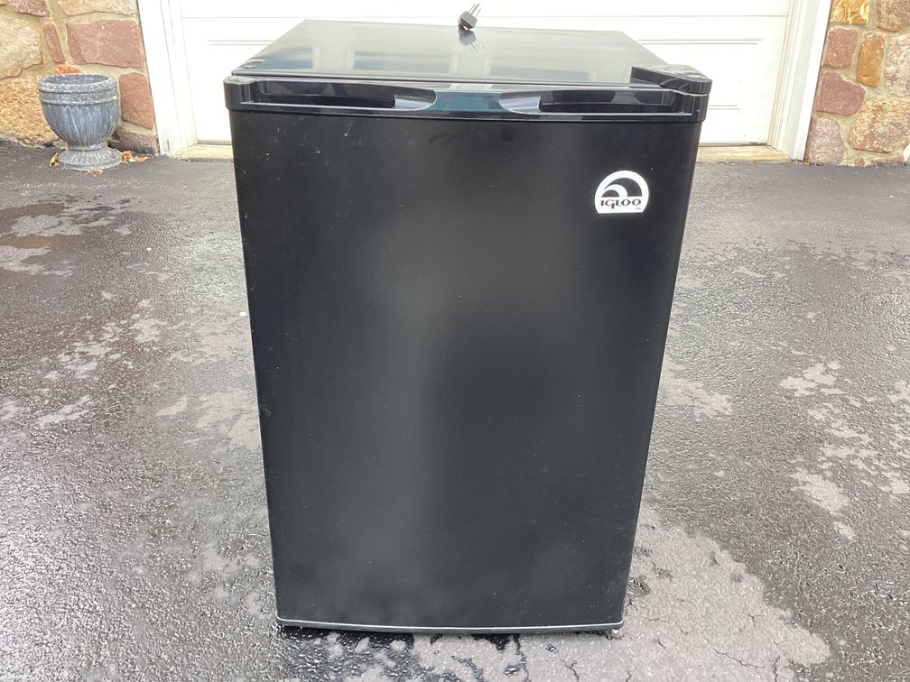 Image for Igloo Small Refrigerator