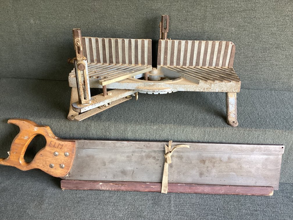 Image for Heavy Duty Cast Metal Miter Box with Saw