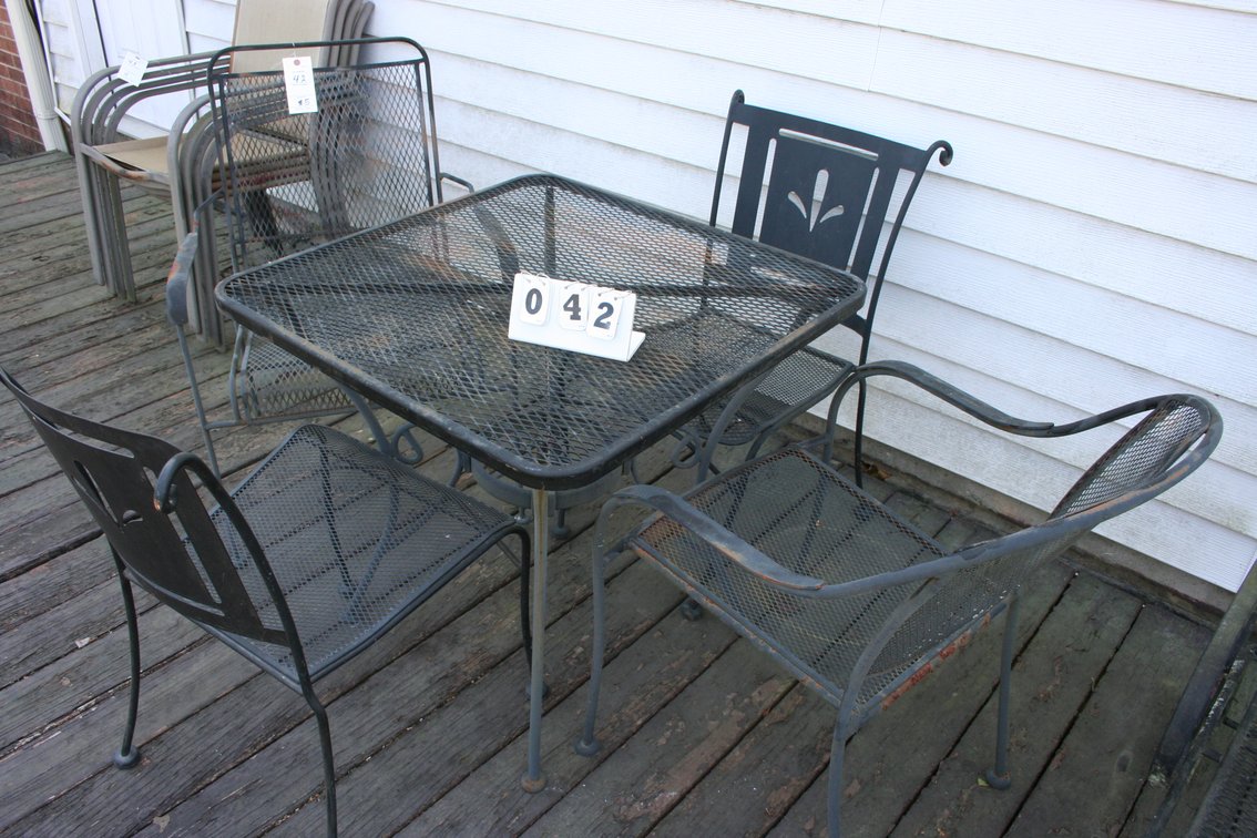 Image for Vintage Wrought Iron Table & 4 Chair