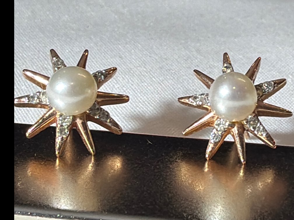 Image for 10K Yellow Gold, Star Burst Earring