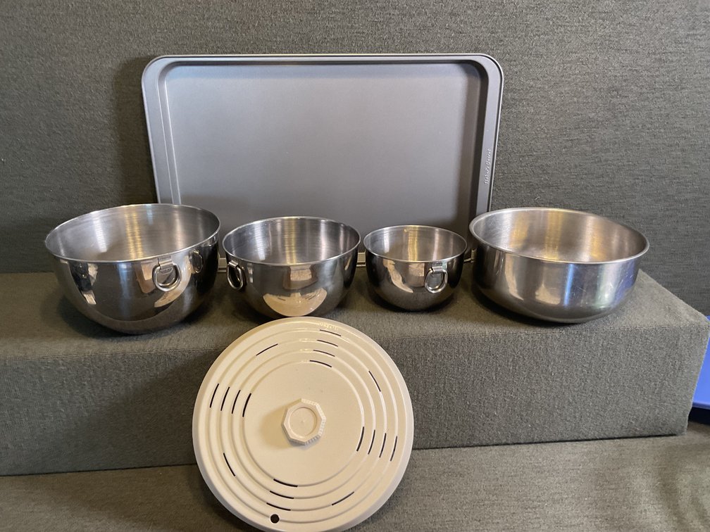 Image for Stainless Bowls and Baking Pan